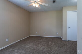 2BR, 2BA - 960 SF - Quail Run Apartments