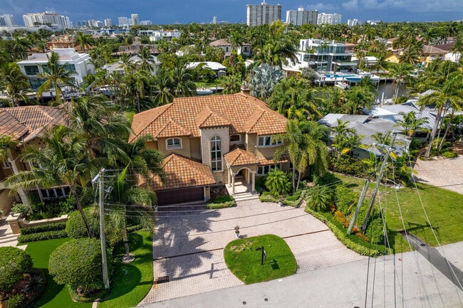 Building Photo - 2626 Barcelona Dr