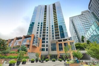 Building Photo - 10650 NE 9th Pl