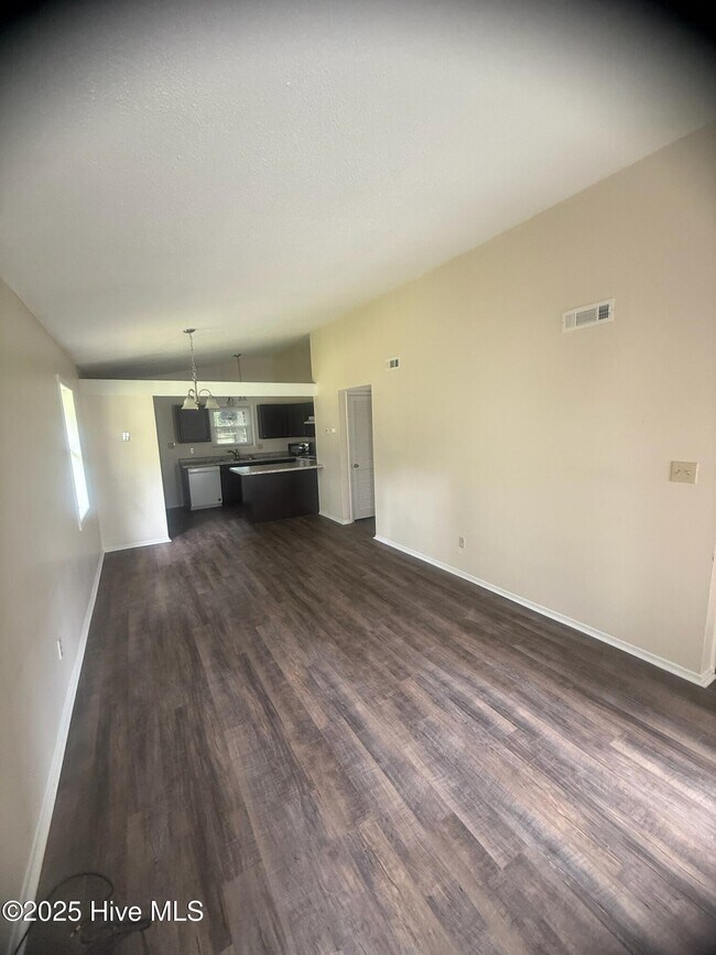 Foto del edificio - 137 Twinwood Dr