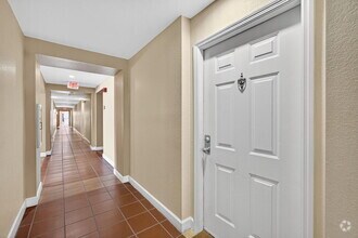 Building Photo - 720 S Sapodilla Ave