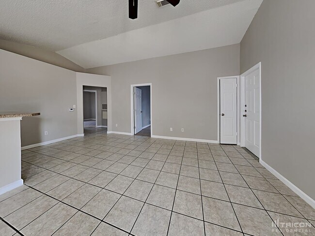 Building Photo - 3146 Boynton Dr