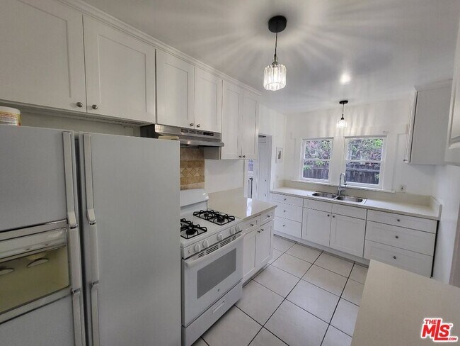 Building Photo - 45 N Meridith Ave