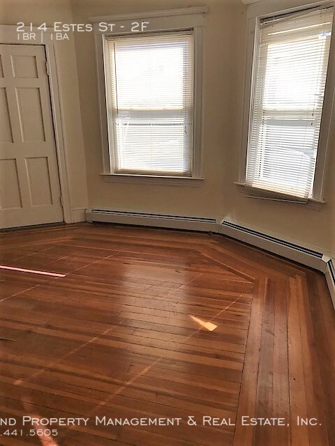 Primary Photo - 214 Estes St
