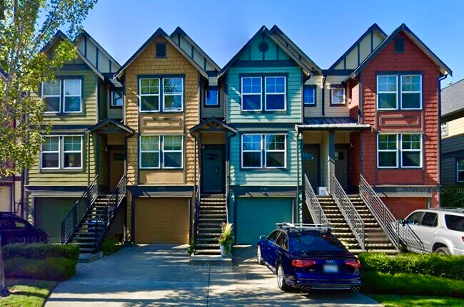 Building Photo - 2710 SW Sylvan Heights Dr