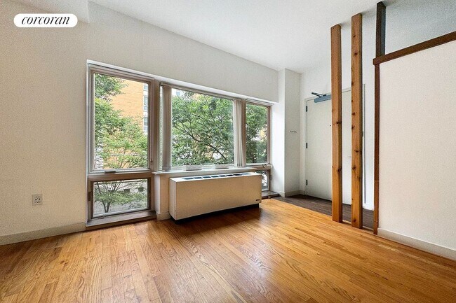 Building Photo - 304 W 115th St