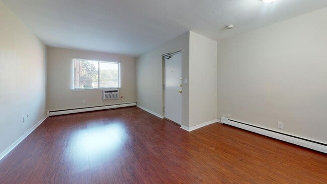 Building Photo - 378 Valley St