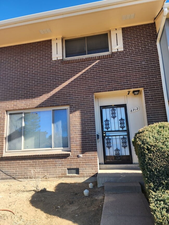 Photo - 8712 Mariposa St House