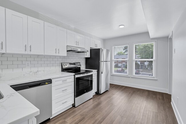 District at Williamsburg - District at Williamsburg Apartments