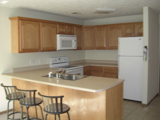 Building Photo - 533 Leah Dr