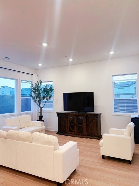 Building Photo - 422 Clipper