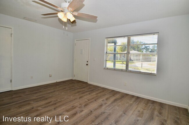 Building Photo - 3 br, 1 bath House - 3515 17th st E