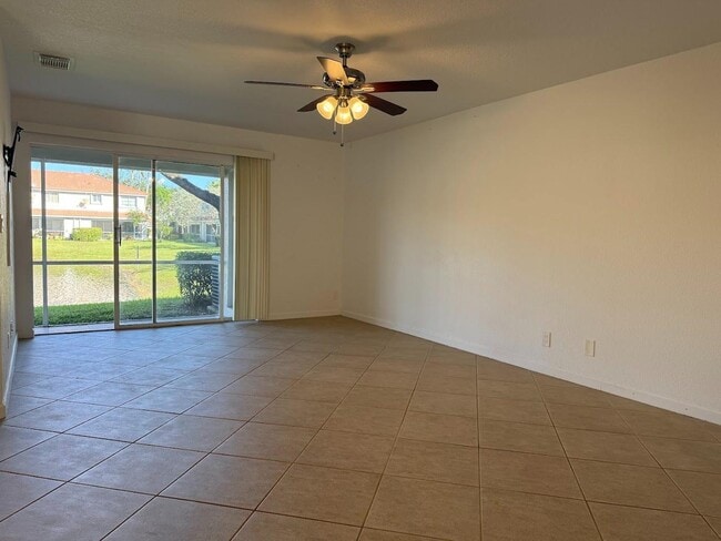 Foto del edificio - 6204 Sandy Bank Terrace