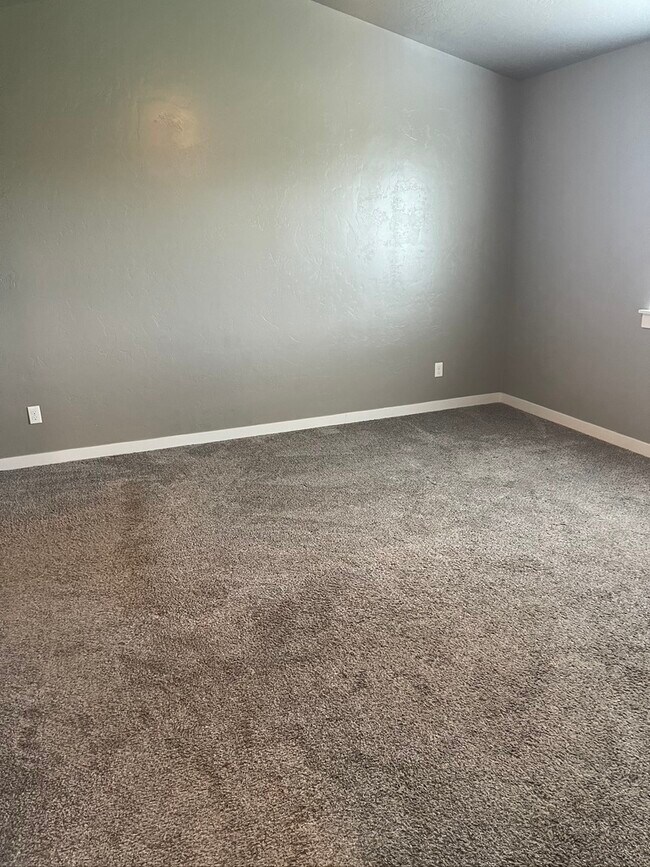 Building Photo - 5212 N Zamora Way