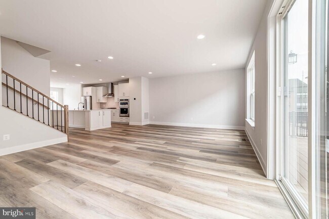 Building Photo - 6227 Almerico Pl