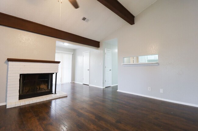 Foto del edificio - Recently renovated 2 Bedroom!