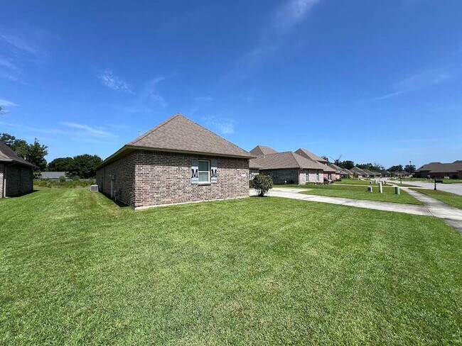 Foto del edificio - 18063 River Landing Dr
