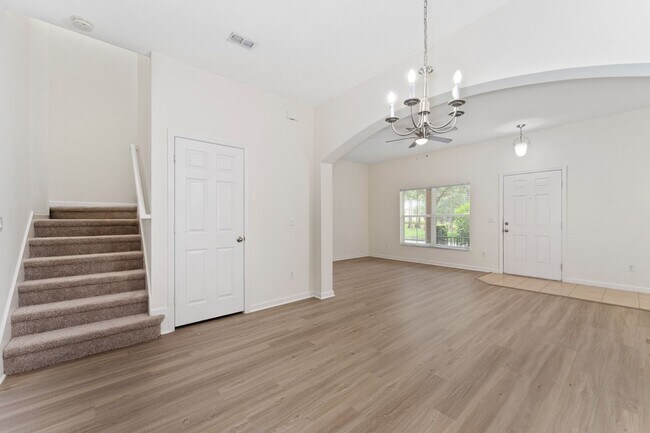 Foto del edificio - Nice 3/2.5 Townhouse in Enclave at Moss Pa...