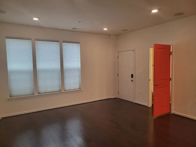 Foto del edificio - 5217 Stream Bank Ln