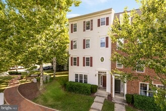 Building Photo - 640 Orchard Ridge Dr
