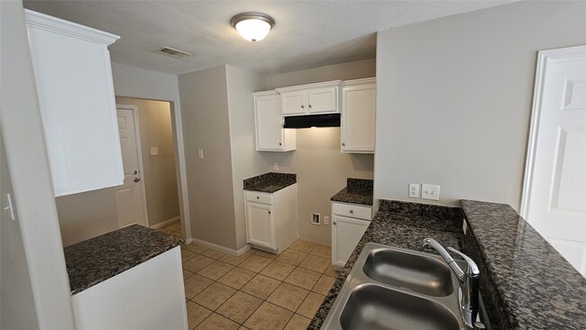 Foto del edificio - 7119 Acacia Ln