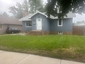 Building Photo - 934 Custer Ave