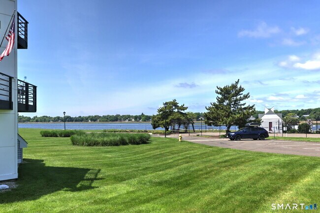 Foto del edificio - 1128 Windward Rd