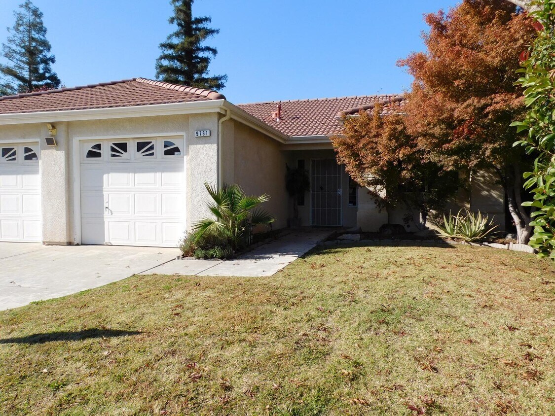 Foto principal - 9781 N Chance Ave