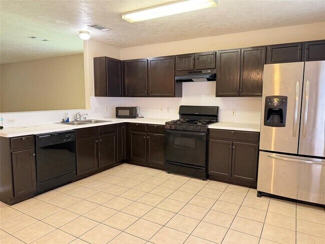 Foto del edificio - 5733 Ingomar Way