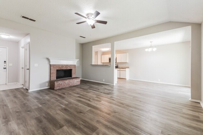 Foto del edificio - 1009 Springcreek Dr