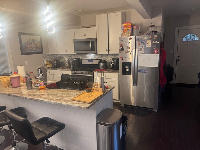 Foto del edificio - 5806 Field Pl NE
