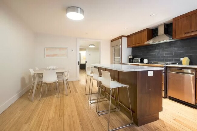 Building Photo - 235 W 139th St