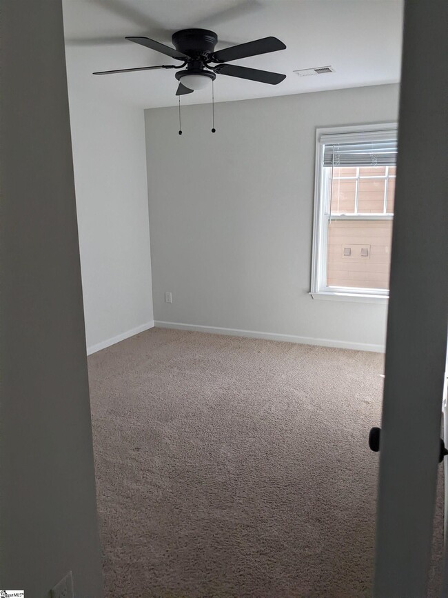 Building Photo - 103 Easton Mdw Wy