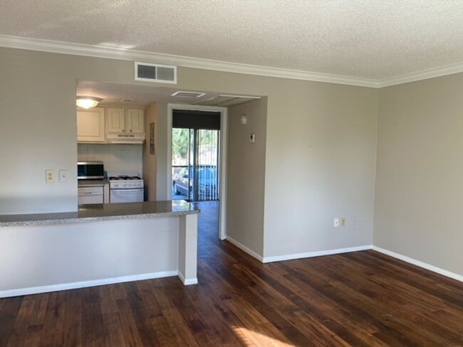 Photo - 139 Oyster Bay Cir Apartment
