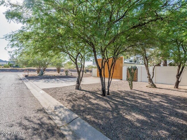 Foto del edificio - 3302 E Turquoise Ave