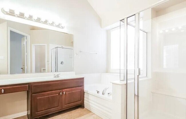 Foto del edificio - 3137 Fox Hollow Dr