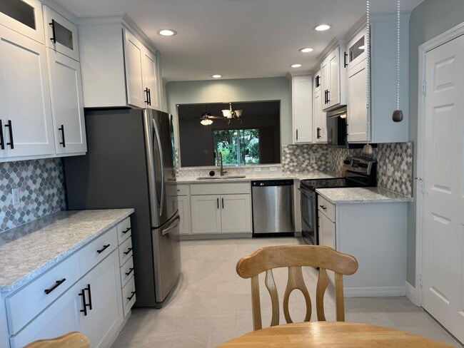 Building Photo - 509 Loma Paseo Dr