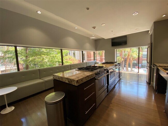 Foto del edificio - 3616 Richmond Ave.