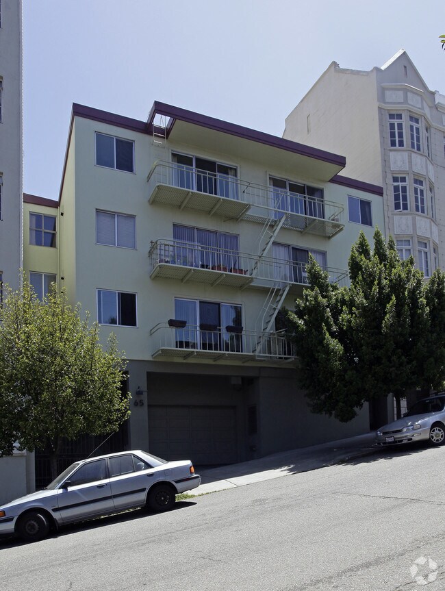 Primary Photo - 65 Hermann St