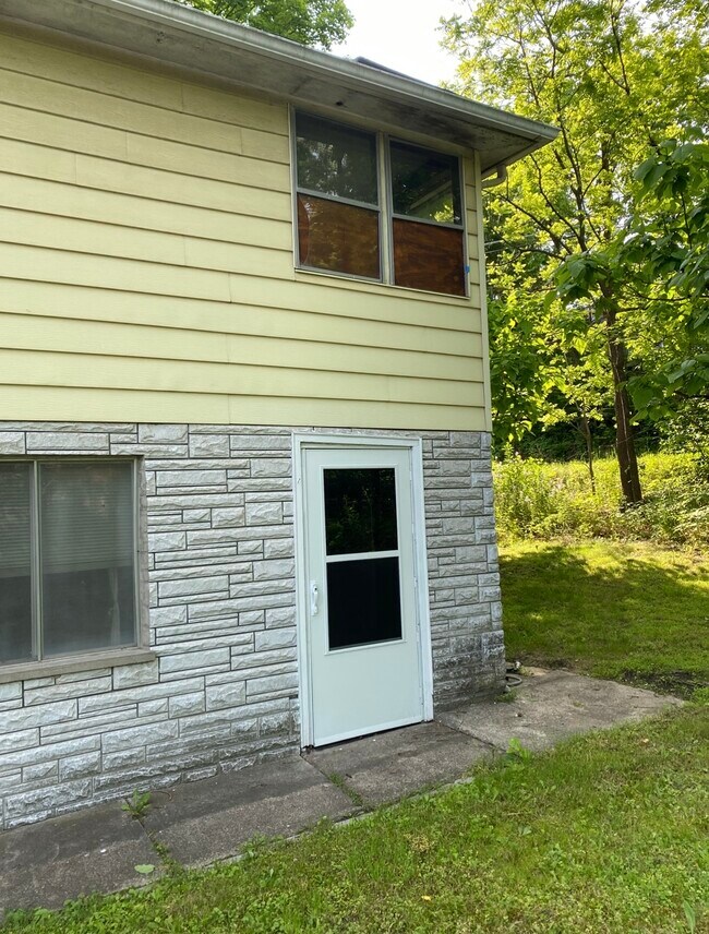 Foto del edificio - 204 Maple Ave