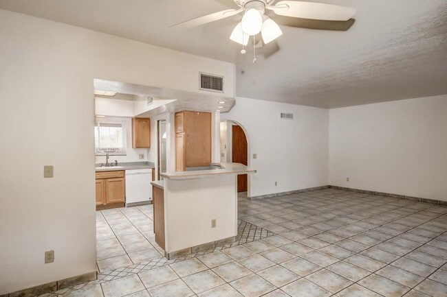 Building Photo - 5374 N Flint Ave