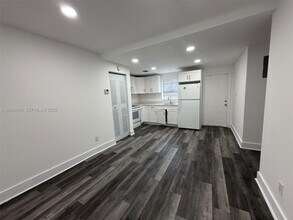 Building Photo - 2025 NW 72nd St