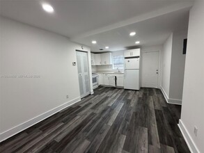 Building Photo - 2025 NW 72nd St