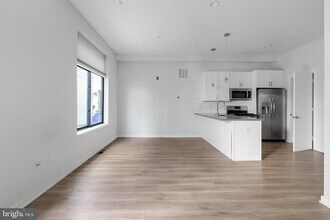 Building Photo - 360 Monastery Ave