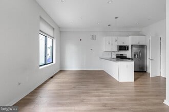 Building Photo - 360 Monastery Ave