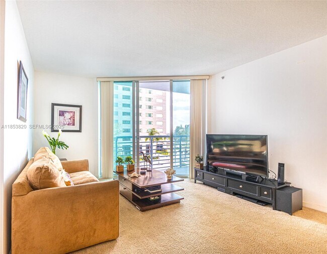 Foto del edificio - 335 S Biscayne Blvd