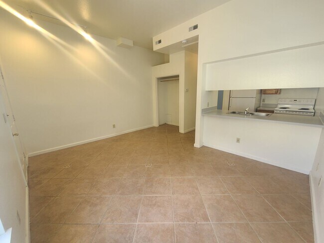 Foto del edificio - Perfect 1 bedroom 1 bath 6th & Hays Downto...