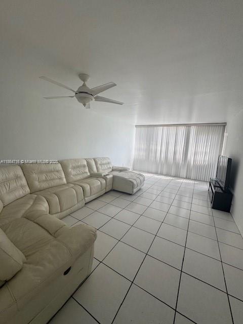 Building Photo - 1301 NE Miami Gardens Dr