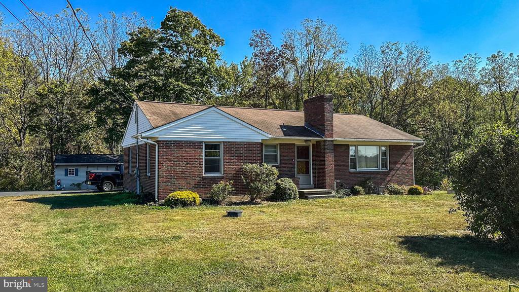 Foto principal - 57 Mountain View Rd