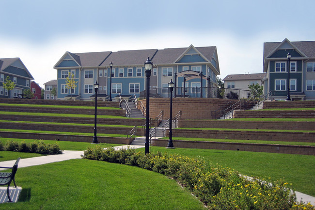 Community Terrace - Harbor Highlands